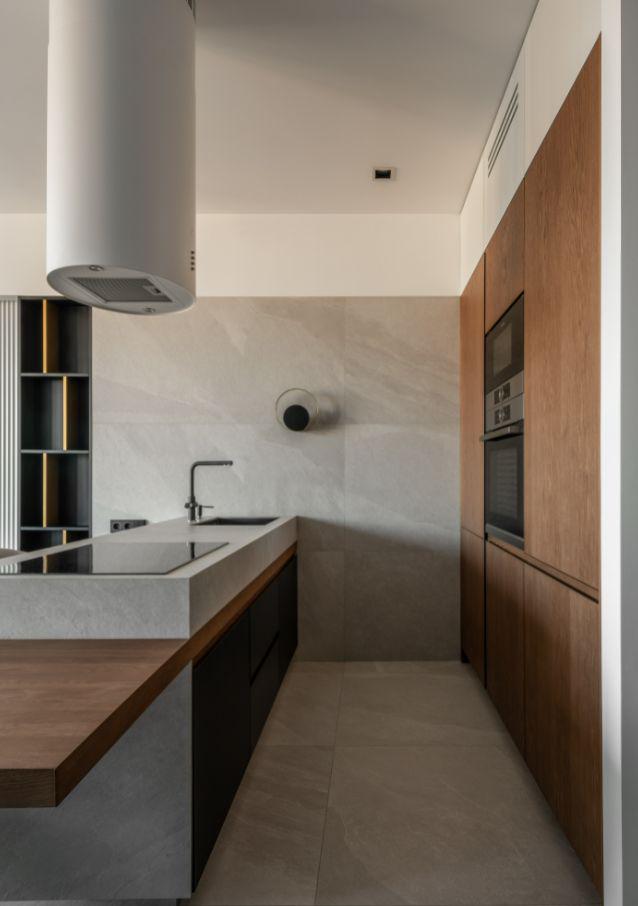 155㎡不过度装修,黑白灰+原木点缀,原来舒适干净才是家的样子