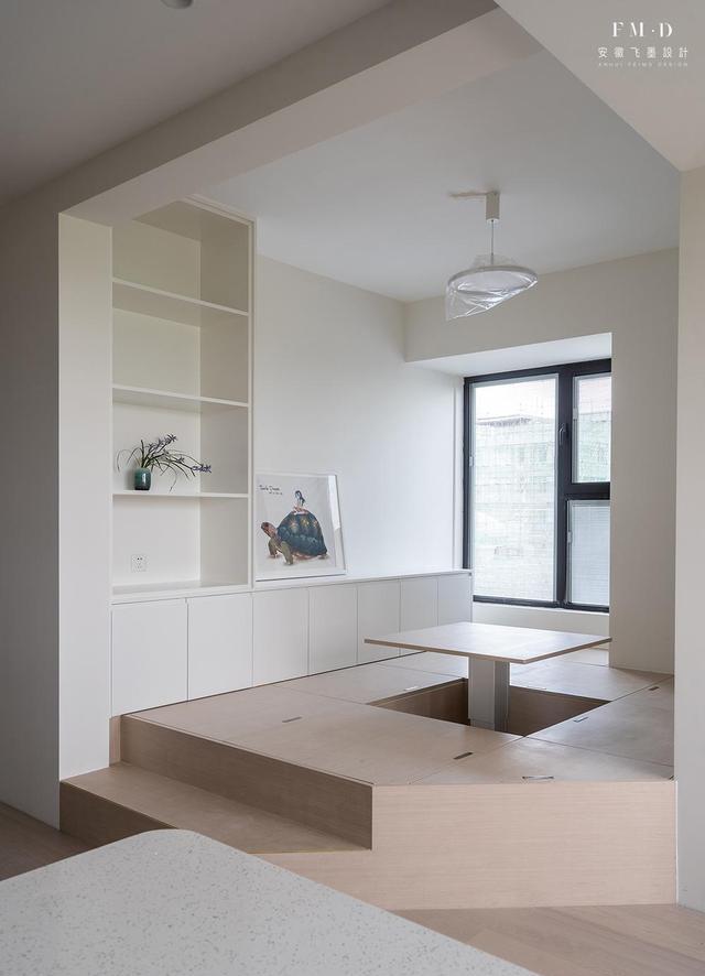 厨餐厅一侧次卧改成开放式榻榻米房,一般人真的想不到,太机智了