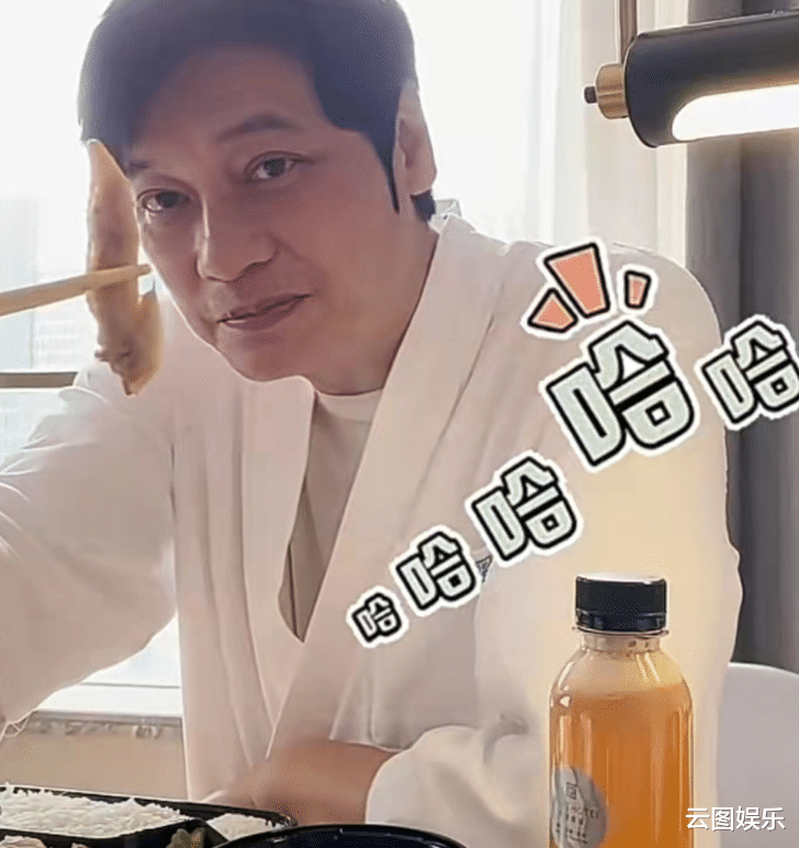 郭晋安|郭晋安晒珍藏旧照一脸青涩,罗嘉良气场大温兆伦俊朗,李婉华美艳