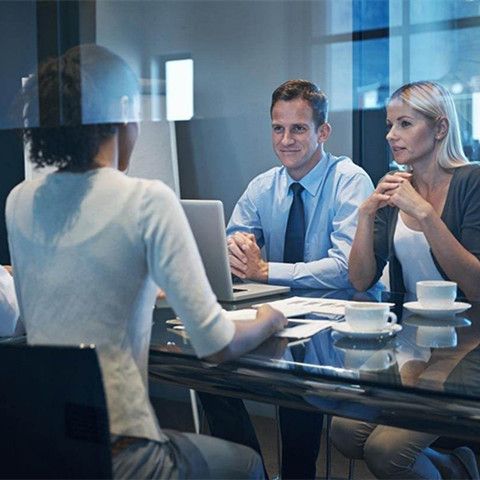 创业|跳槽应该选猎头还是走内推?