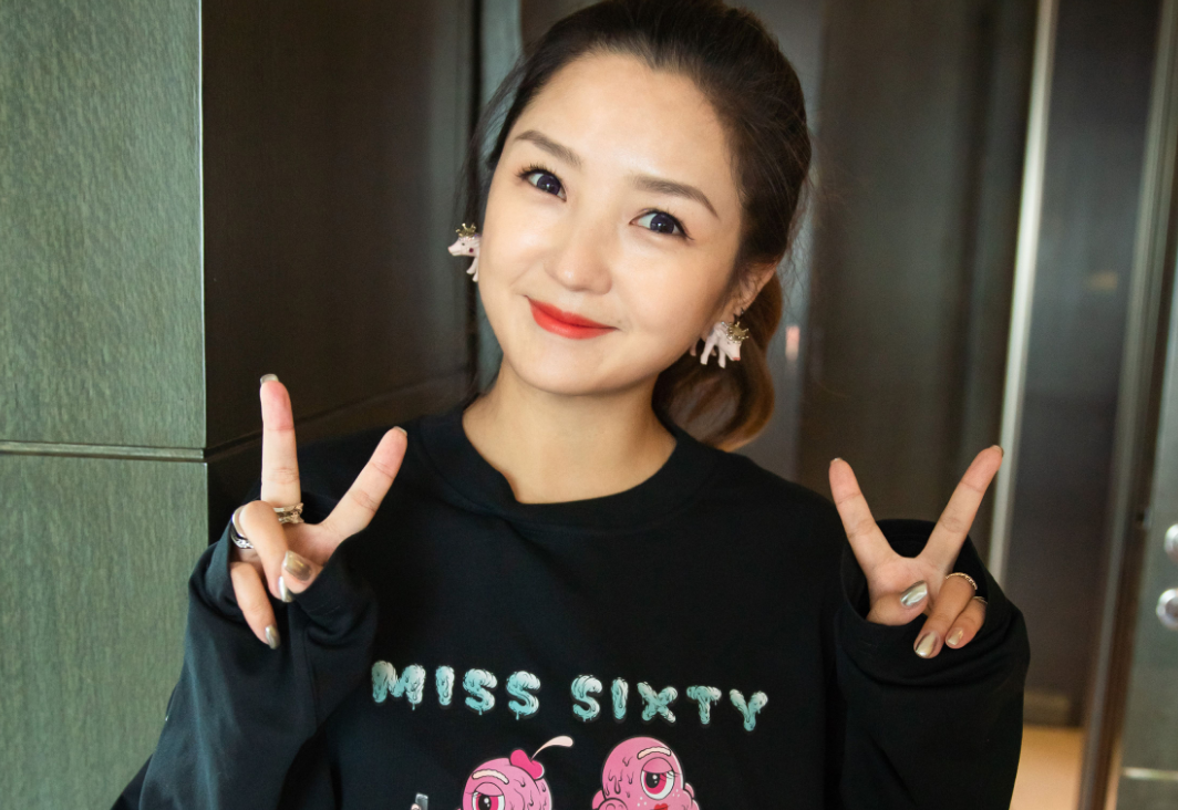 人力资源|卑微求职内涵李宇春!怒揭公司老底遭针对,何洁为何沦落于此?