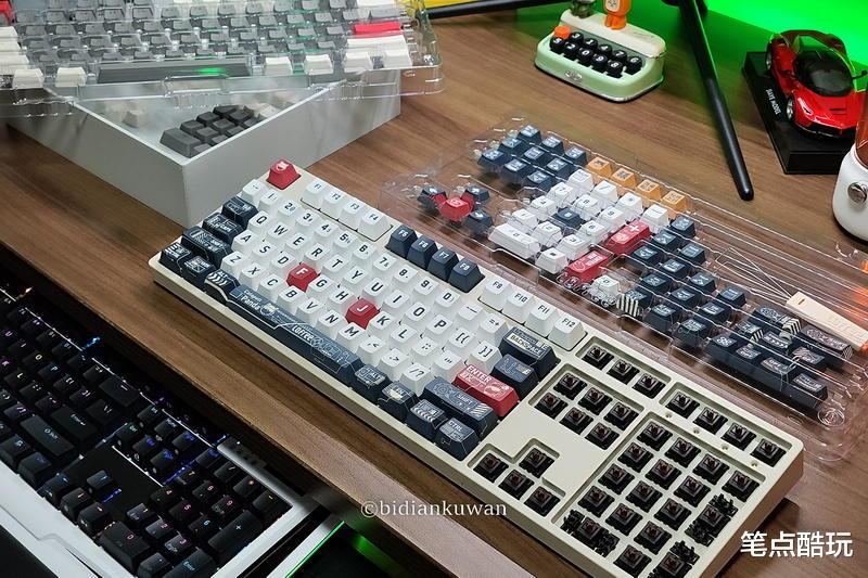 颜值即正义，Lofree洛斐131键OEM大全套PBT主题键帽换新记