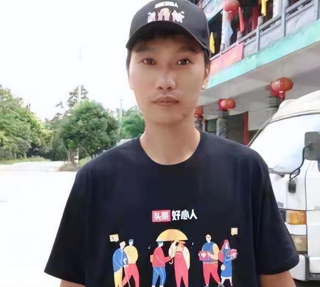 浙江老人吃“霸王餐”9年,意外去世时,为何店家看着“假币”哭了?