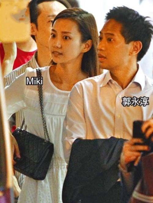 娱乐圈|22年过去了,那个嫁入豪门8年瘦到44斤的伍智恒,如今怎么样了?