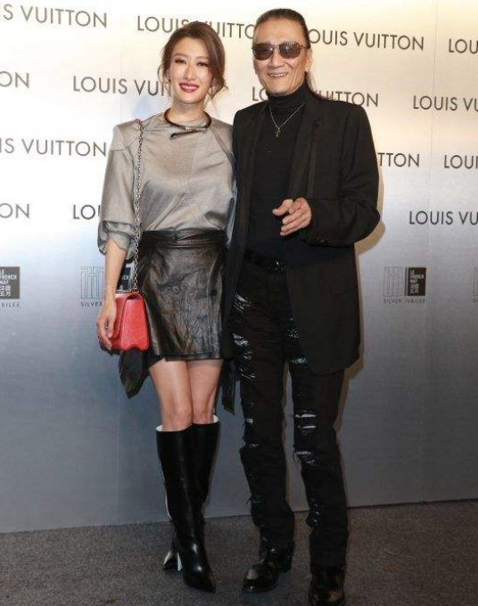 谢婷婷|谢婷婷：风流堪比谢贤，39岁不结婚，未婚生女让谢贤愧疚难当