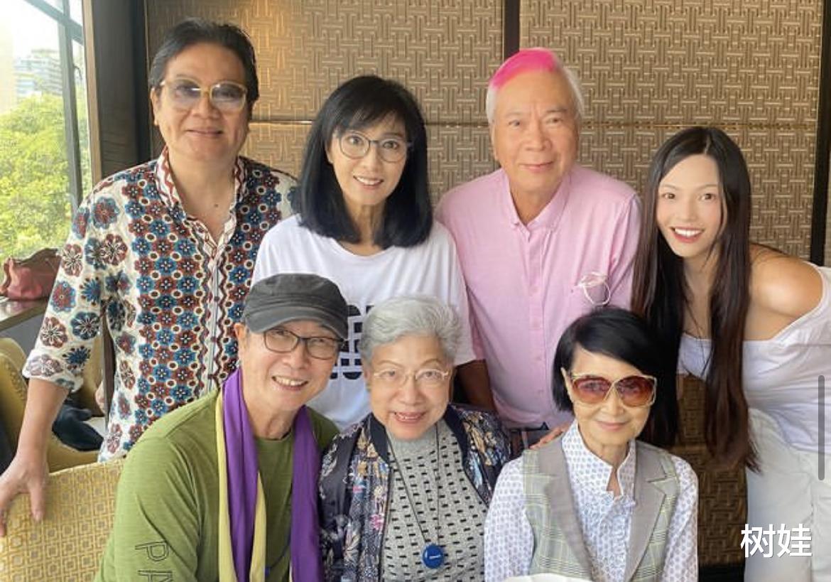 陈百祥|TVB绿叶小40岁嫩妻为陈百祥作画，画作栩栩如生，靠画画打通人脉