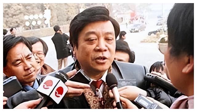 赵忠祥|赵忠祥:一生献给事业78岁病逝,遗产却没给妻子、儿子一分