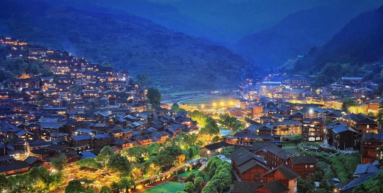 苗寨|国内又一景区被“除名”，游客吐槽：宰客太严重，食宿都贵的离谱