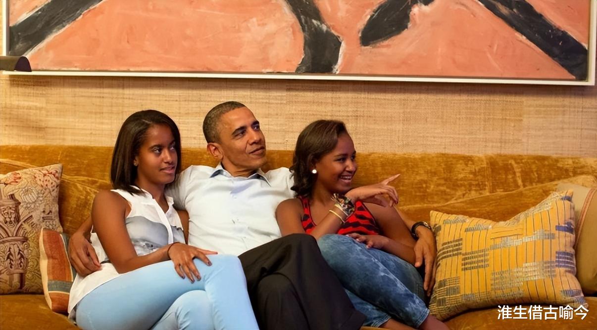 米歇尔·奥巴马|奥巴马俩女儿穿健美服，身材一个丰腴一个纤瘦，姐姐五官神似父亲