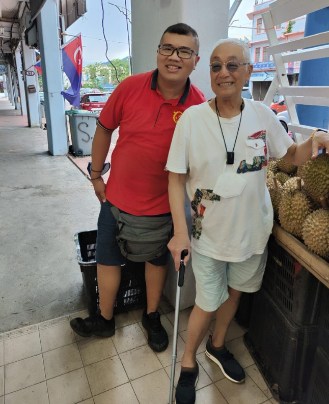 曾江|87岁曾江酒店去世，外甥王馨平悲痛发声，月初曾在大马吃大排档