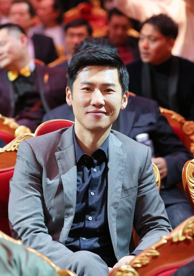 王骁|王骁:影后王馥荔的儿子,不靠母亲专走“野路子”,做配角15年