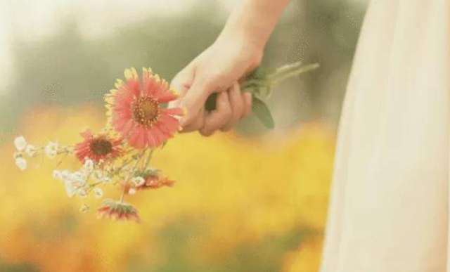 发型 一个人过得好不好,看脸就知道了,两个细节一看便知