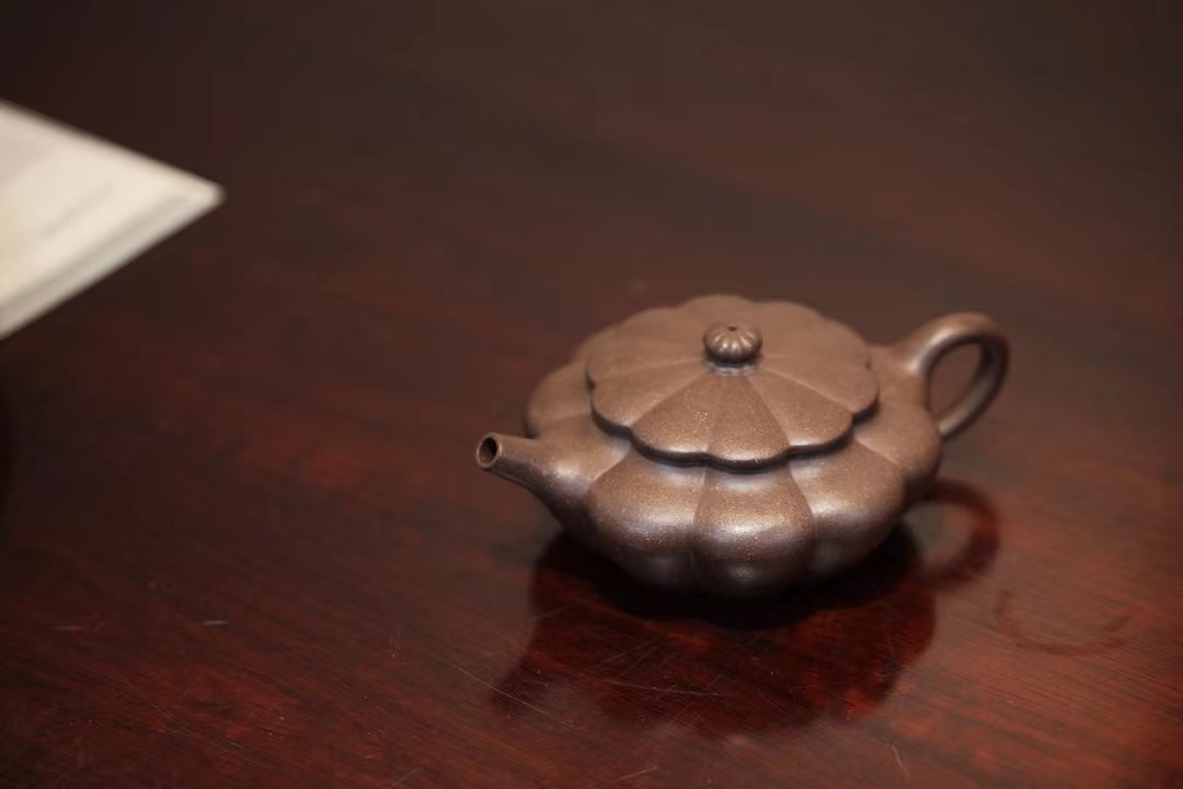 |紫砂壶泡茶与用其它瓷器壶有什么区别