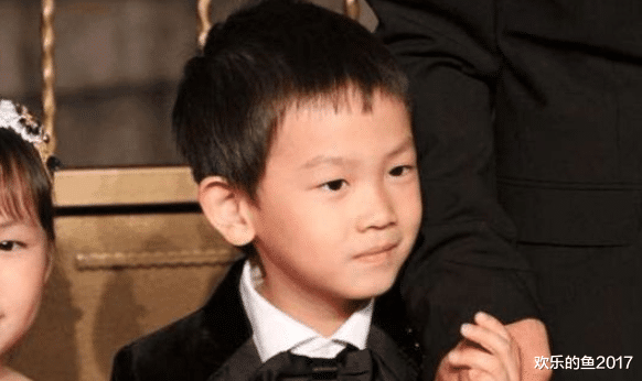 王宝强|王宝强的儿子长得像宋喆？6年过去了，现在一目了然！