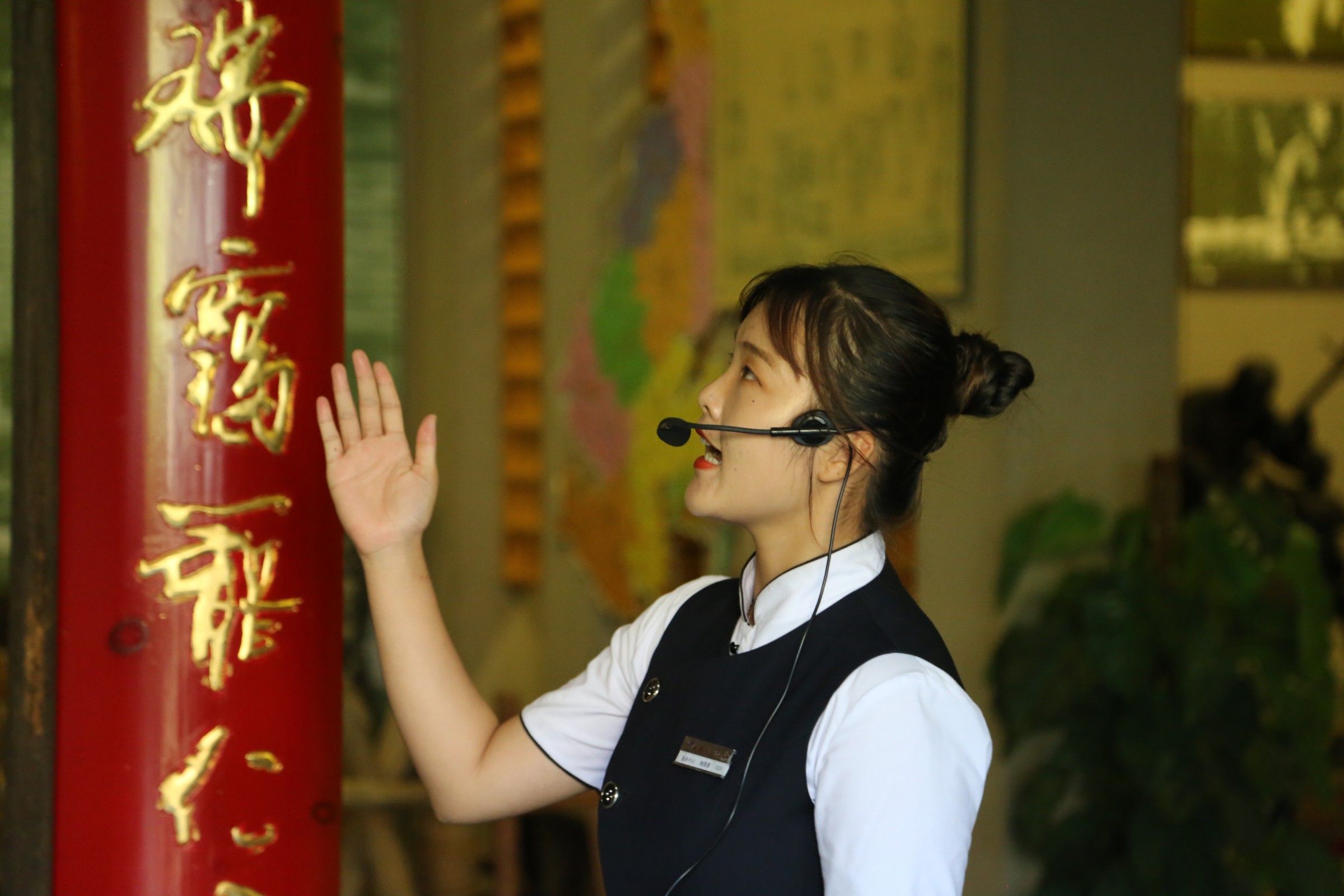 导游|职业导游领着游客去购物店，强制顾客高价购买一些完全不值钱商品，良心不会疼吗？