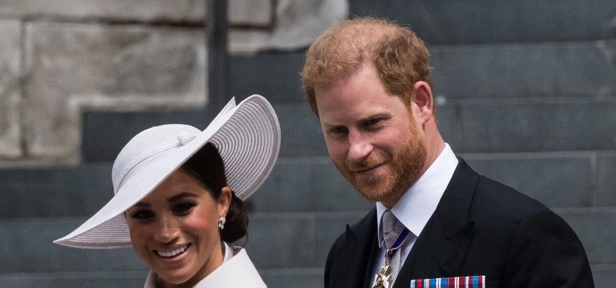 路易·亚瑟·查尔斯|路易王子是妈宝男？出席活动搂住凯特不松手，又是吻她又是捂她嘴