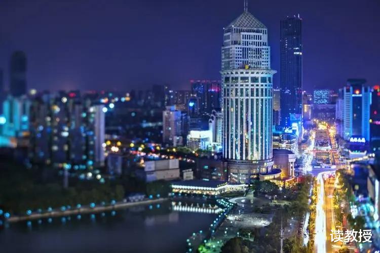 大酒店|中国第一大酒店集团：客房数多达104万间，年收入超过110亿元