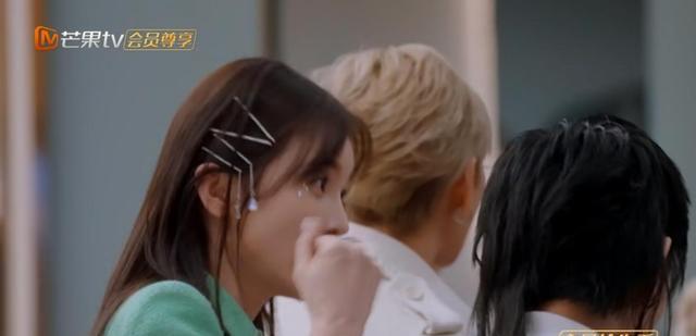 赵樱子|赵樱子终于被淘汰了！《乘风破浪》二公落幕，那英组扳回一城