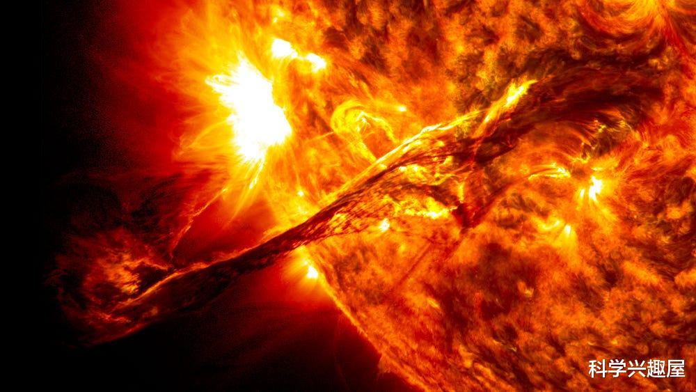 太阳的阿尔文表面是什么?为何内部物质冲破它后,就无法返回?