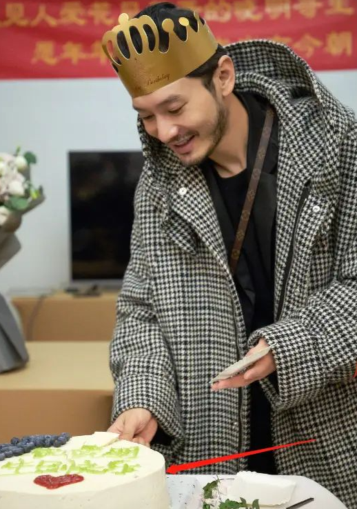 黄晓明 黄晓明、尹正再同框，时隔两年胖瘦大变样，食量曝光真实生活状态