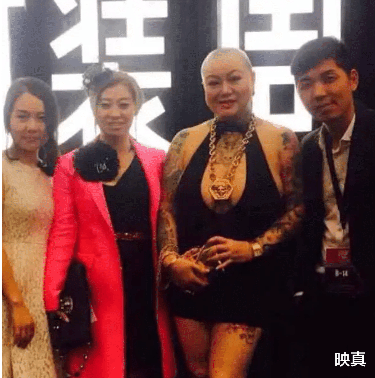 短视频|2019年,女富婆冯萍征婚:谁娶我就送谁宾利,如今结婚没?