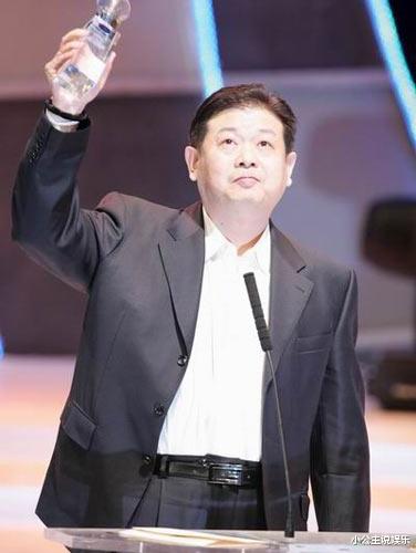 傅彪|傅彪:患癌离世欠200万债务,守寡妻子和14岁儿子现在怎样了?