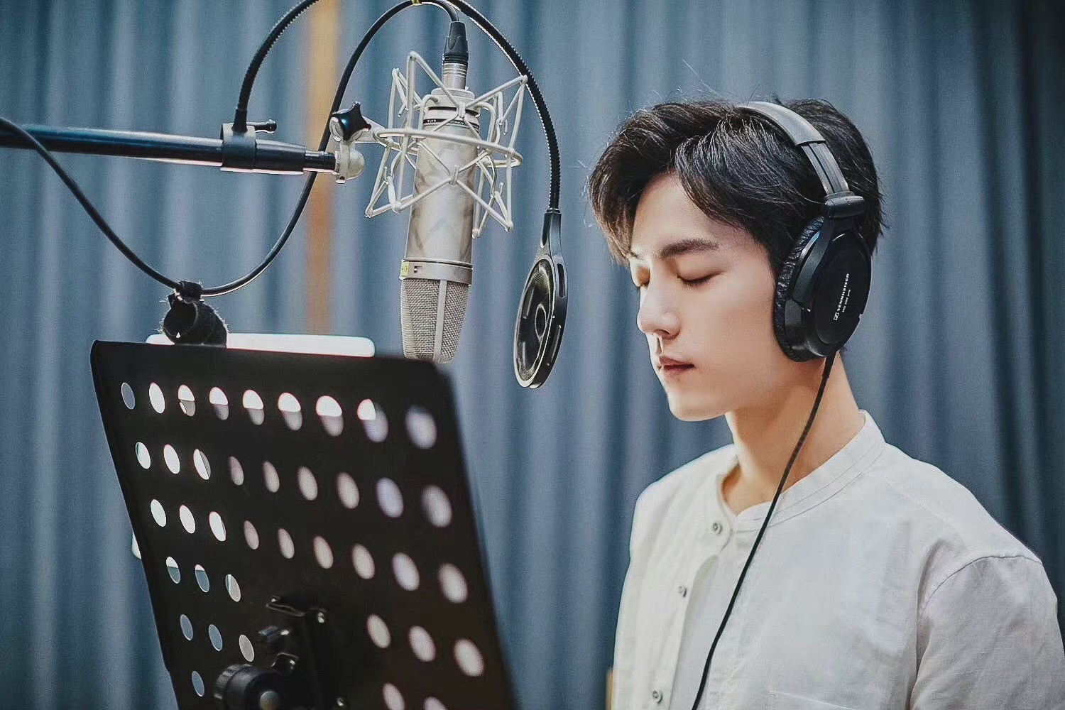 依然是你|过期的热搜猝不及防，持续对肖战下狠手，网友：要放大招了