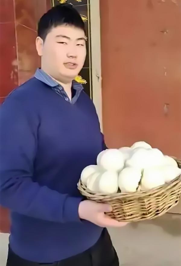 陈萌|朱小伟婚姻新进展：陈萌疑似未婚先孕，大衣嫂承诺奖励500万