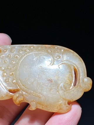 和田玉籽料|明以前 熟坑 和田玉籽料 白玉 瑞兽纹 玉珮