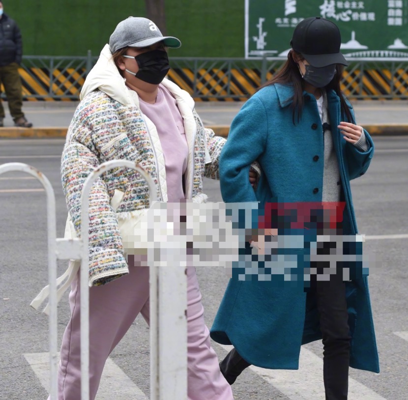 央视春晚|央视春晚首次大联排！刘欢满头白发，刘涛提万元包，陈坤穿拖鞋