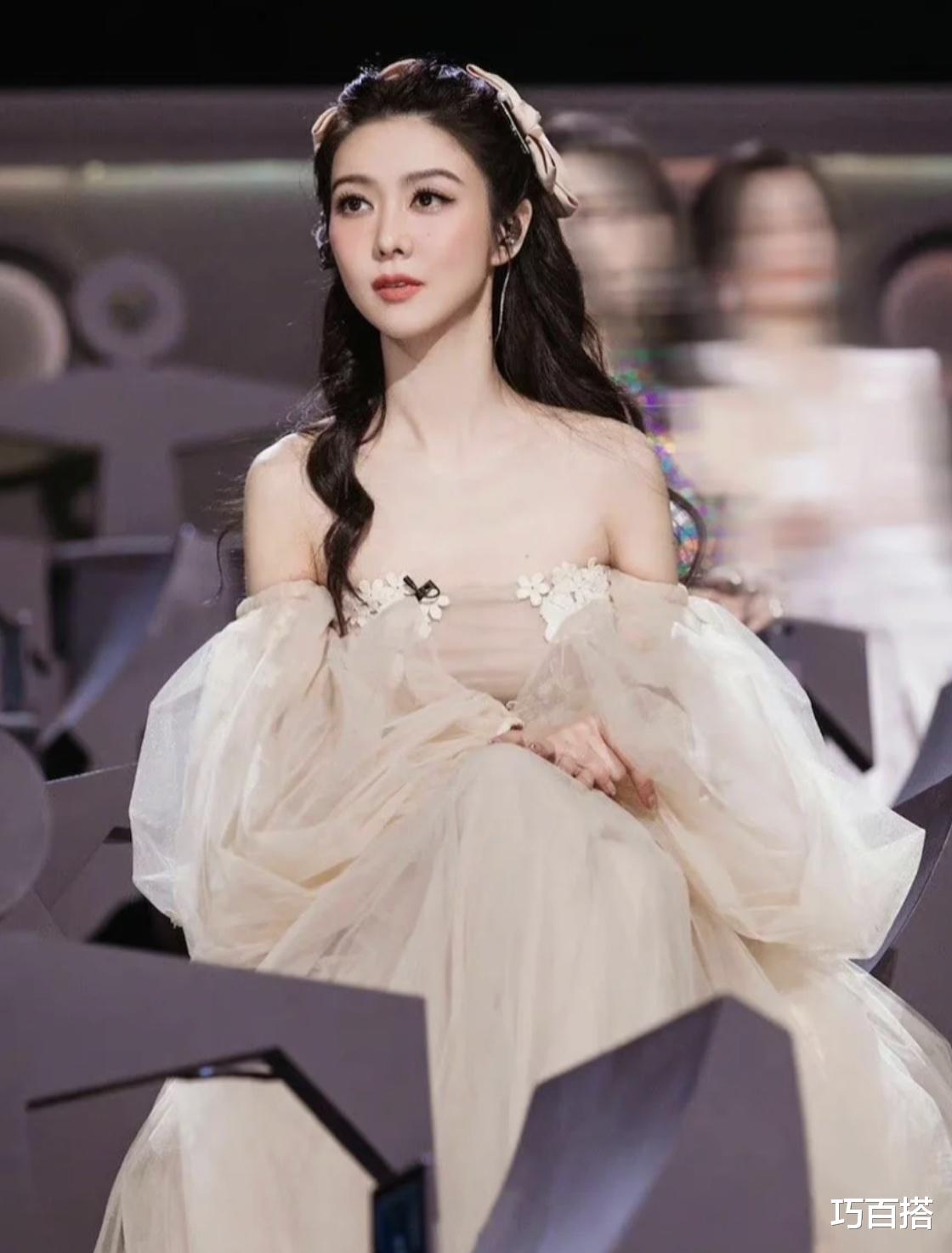 薛凯琪|一美就是40年,薛凯琪的脸蛋告诉我们,无滤镜也能时髦真高级