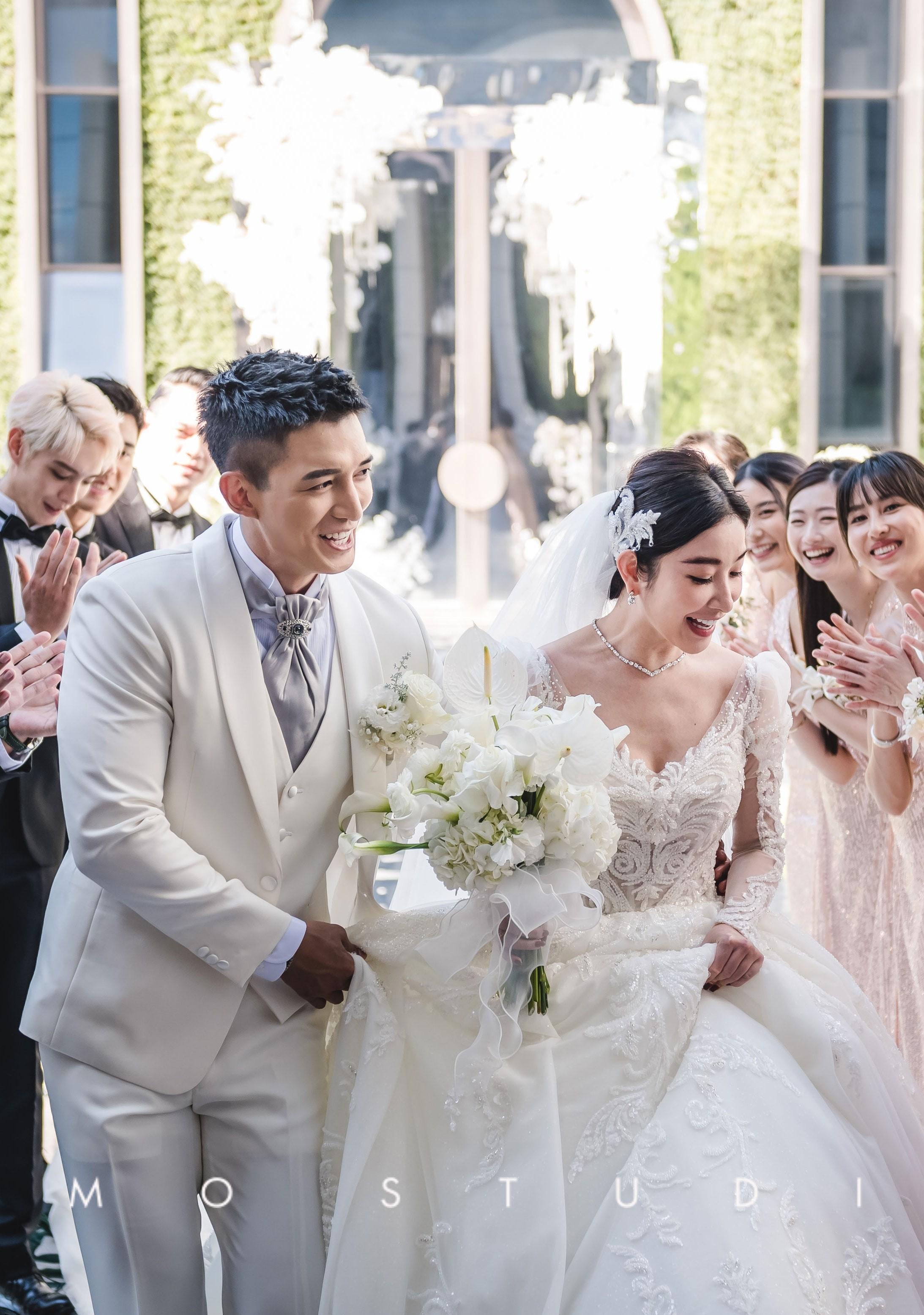 唐嫣|许维恩、王家梁结婚!41岁新娘再嫁穿18公斤绝美婚纱