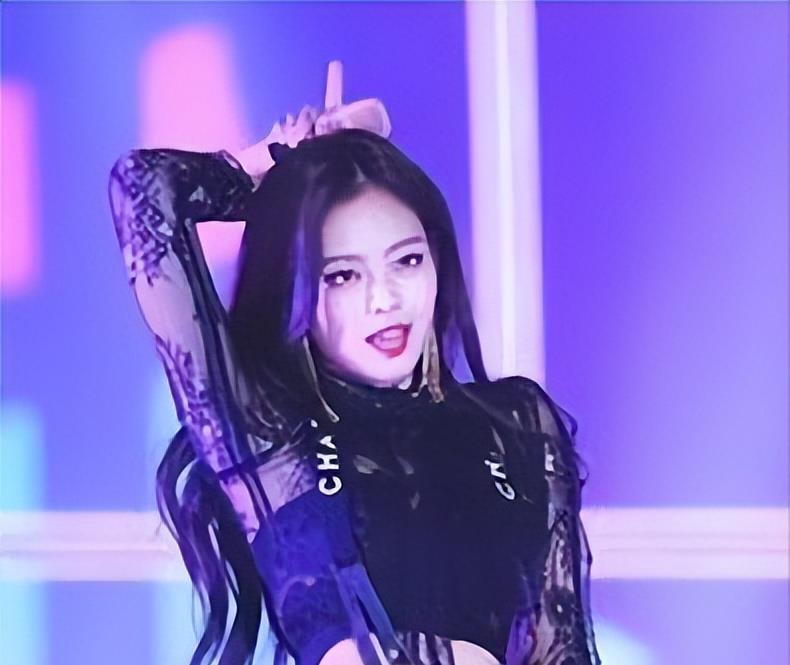 周杰伦|一周爆出8个瓜,周杰伦演唱会、恋情、离婚同框,个个是大瓜