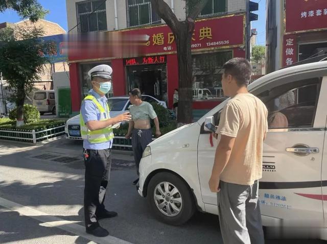 查处93辆拖移2辆,咸阳长武交警集中整治城区违停