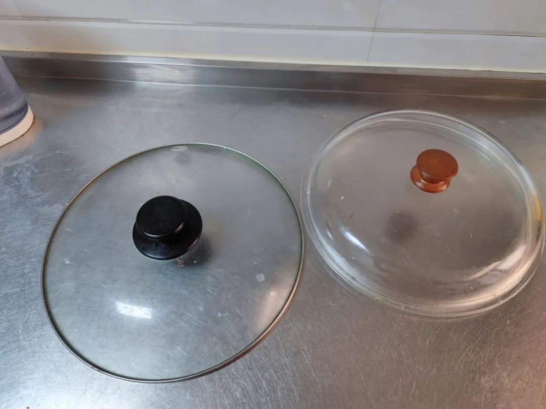 燃气灶的左边不能炒菜?我也是今天才知道,多亏燃气师傅的提醒