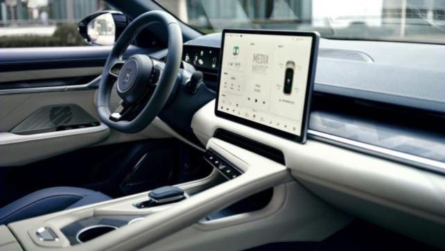 驾驶|免费升级8155智能座舱，极氪001又一次树立行业标杆