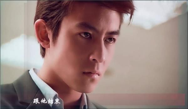 陈冠希|陈冠希带女儿直播显苍老，自称“本山冠希联名”，父女嘴对嘴亲吻