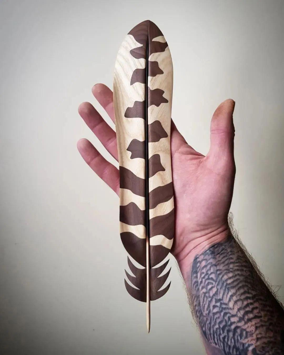 |Tag Smith 用木头拼图，创造别具一格的鸟首雕塑艺术