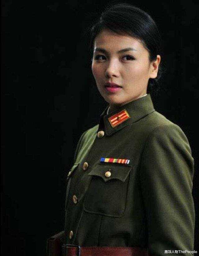 军人|女明星穿军装谁最真实？有人短头发获好评，有人大红唇被骂太假