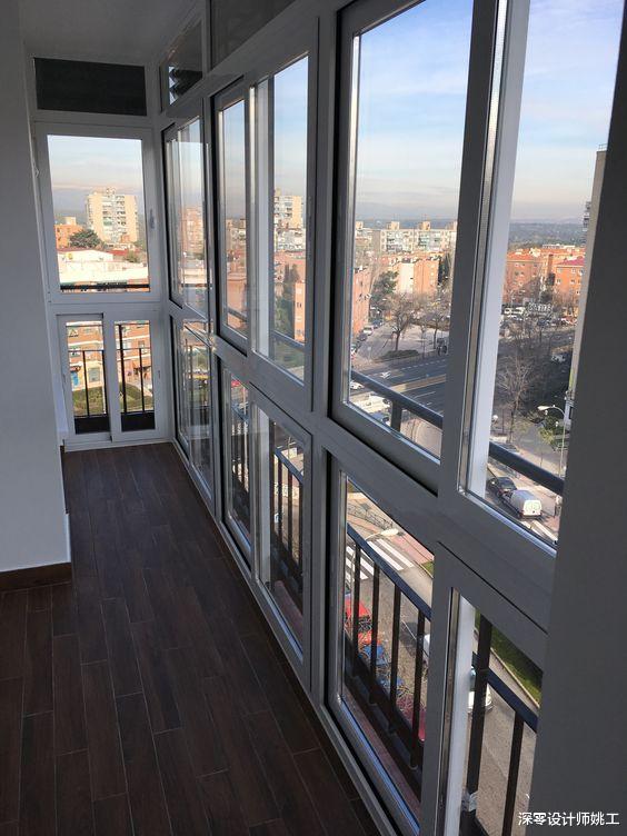 封阳台下面多留一扇小窗,别看不起眼,夏天你就知道有多凉快