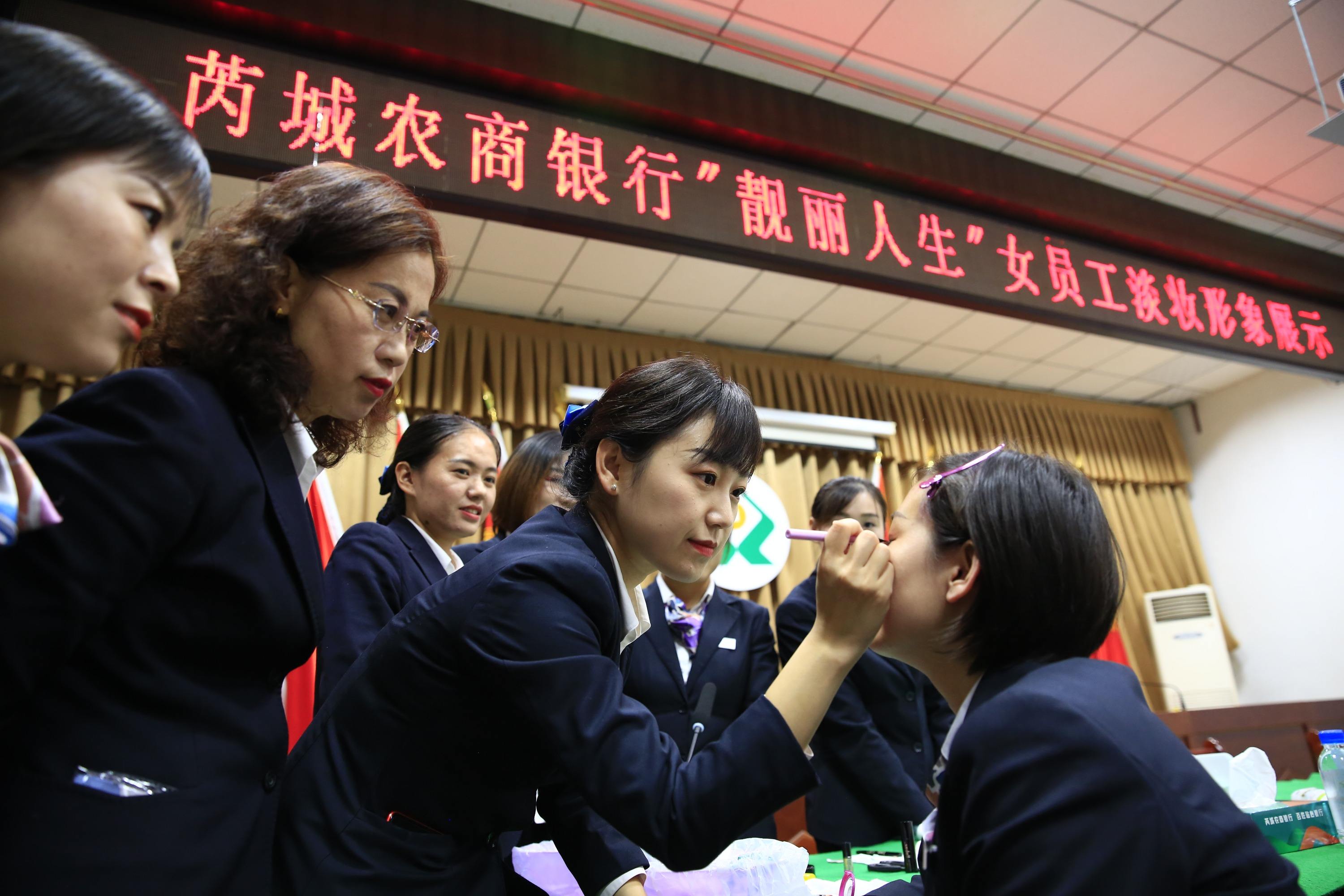 广西男子4800万刚存银行,1小时不到一分不剩,银行:跟我没关系