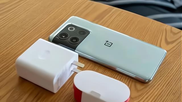 gen.g战队|2款4000档高端机,16GB+512GB组合,骁龙8+Gen1加持