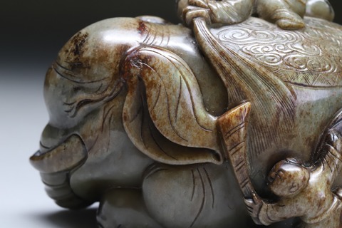 和田玉籽料|舊藏和田玉籽料“老提油 童子洗象”摆件