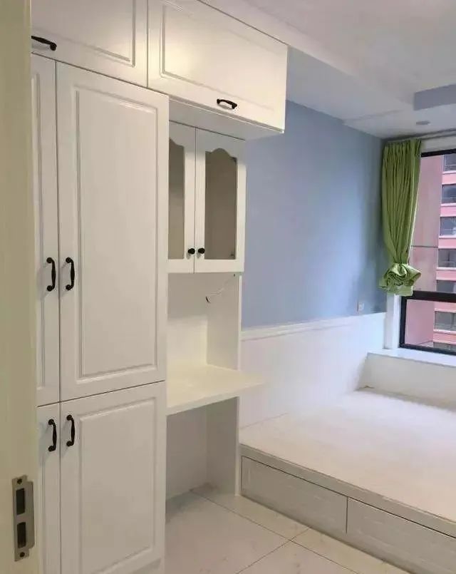 马上入住新家了忍不住晒一晒,朋友都夸客厅漂亮,尤其沙发墙!