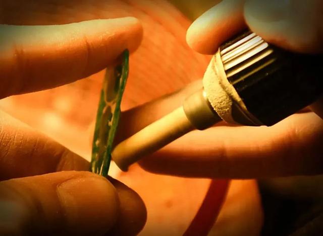 翡翠|“梓庆削木为鐻,鐻成,见者惊忧鬼神”,翡翠的雕刻流程是怎样的