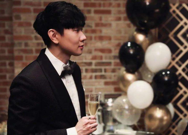 明星|一双鞋80万，一个电视60万，一把椅子360万，明星们可真舍得花钱