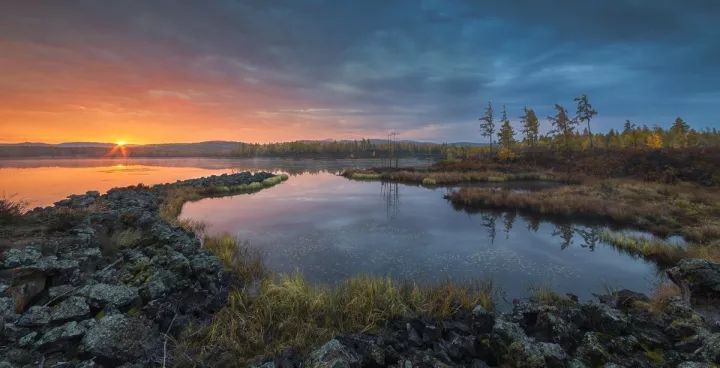 阿尔山|中蒙边界一个没有存在感的小镇,靠一波秋色刷爆连喀纳斯都羡慕!
