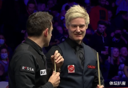 奧沙利文|4-6！奧沙利文出局：多次失誤，給世界第4豎大拇指，輸?shù)眯姆诜?
onload=