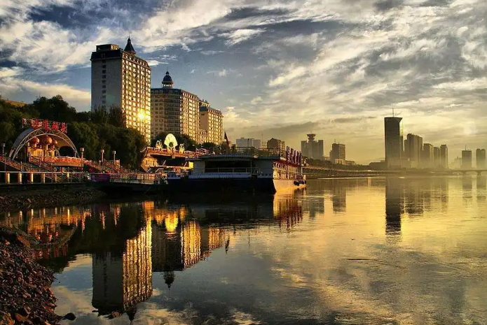 吉林市|吉林市备受中国女性欢迎，慕名来旅游，可尽情挑选商品
