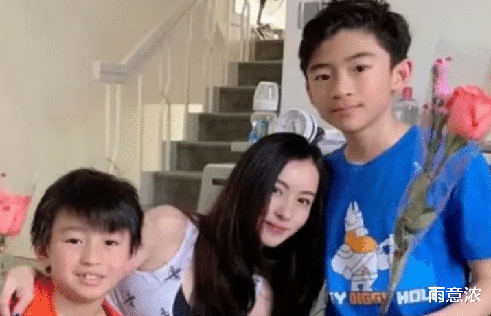 张柏芝|张柏芝近况曝光,鼻梁附近超长伤疤好吓人,称是被3岁小儿子抓伤